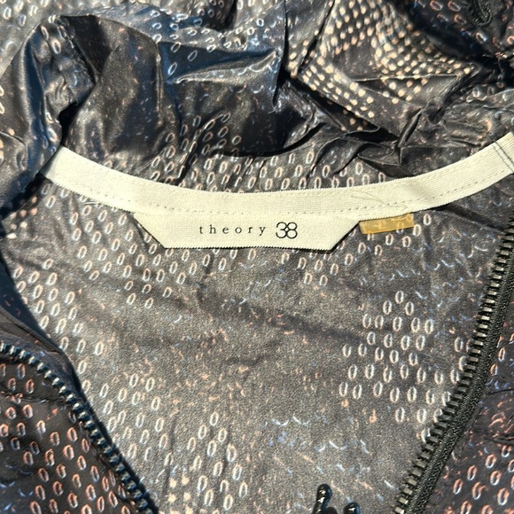 Theory 38 windbreaker Size L - Picture 2 of 2